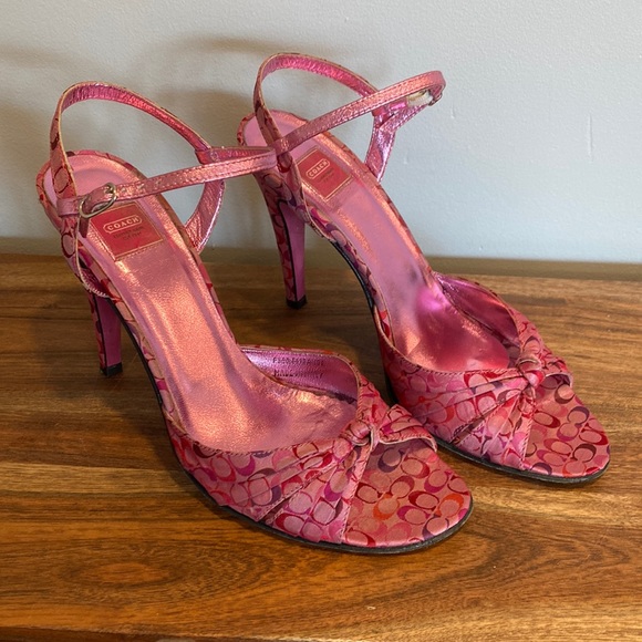 Coach Pink Signature Elisa Sandals - Picture 2 of 10